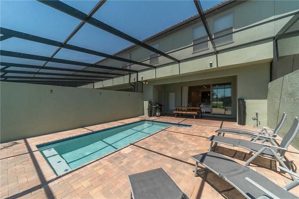 En Renta: $2,500 (5 camas, 4 baños, 2076 Pies cuadrados)