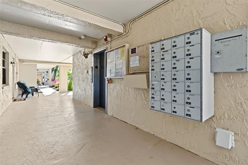 На продажу: $169,000 (2 спален, 2 ванн, 927 Квадратных фут)