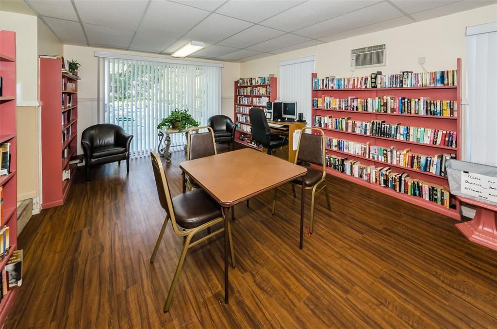 На продажу: $169,000 (2 спален, 2 ванн, 927 Квадратных фут)