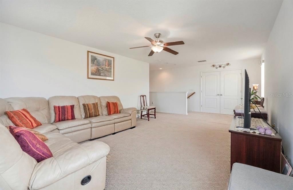 En Venta: $565,000 (5 camas, 3 baños, 3092 Pies cuadrados)