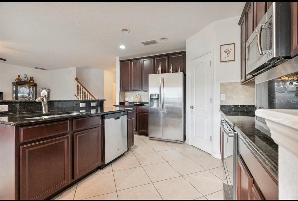En Venta: $565,000 (5 camas, 3 baños, 3092 Pies cuadrados)