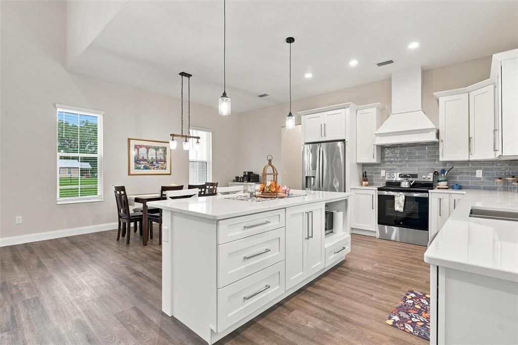 For Sale: $820,000 (5 beds, 5 baths, 3088 Square Feet)
