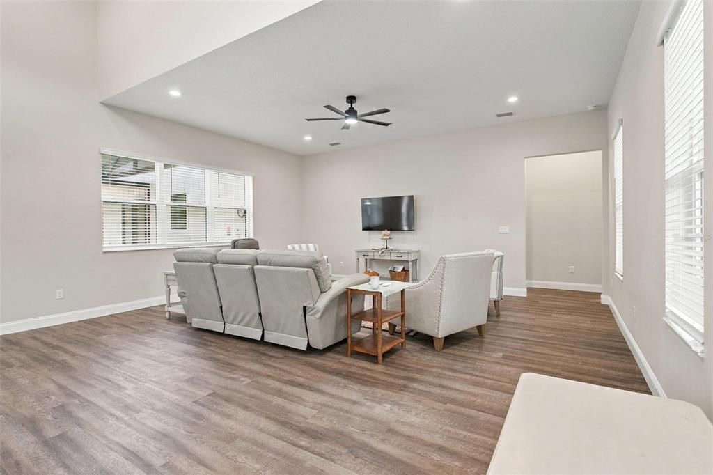 For Sale: $820,000 (5 beds, 5 baths, 3088 Square Feet)