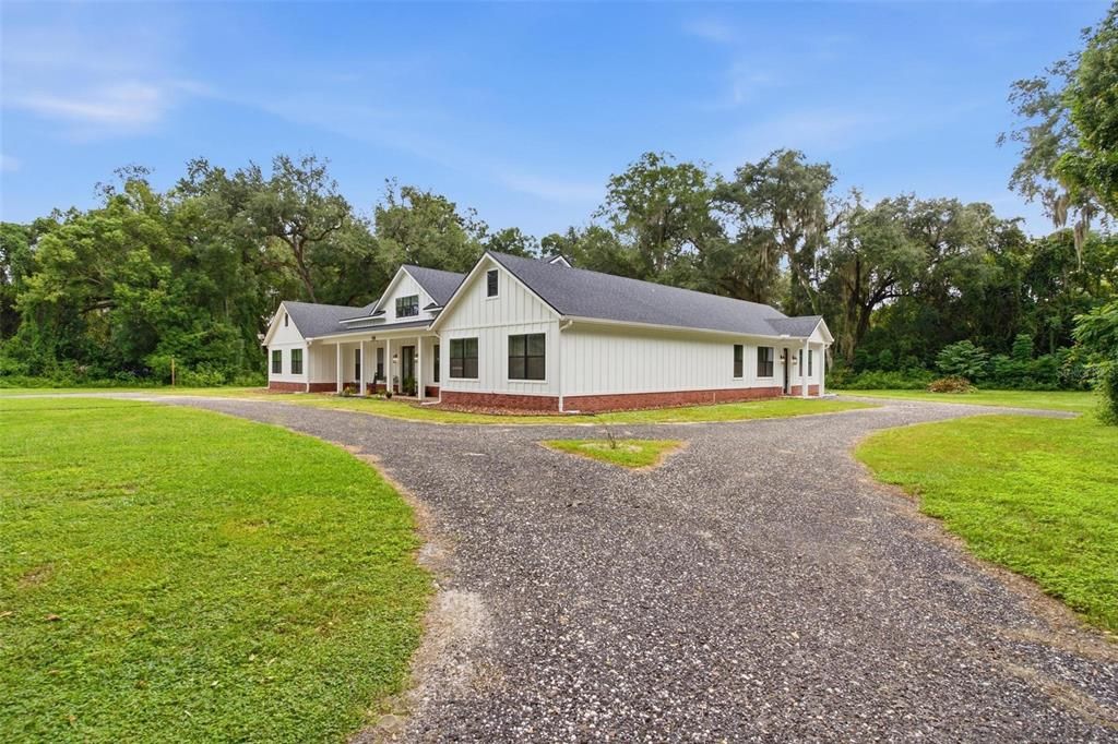 For Sale: $820,000 (5 beds, 5 baths, 3088 Square Feet)