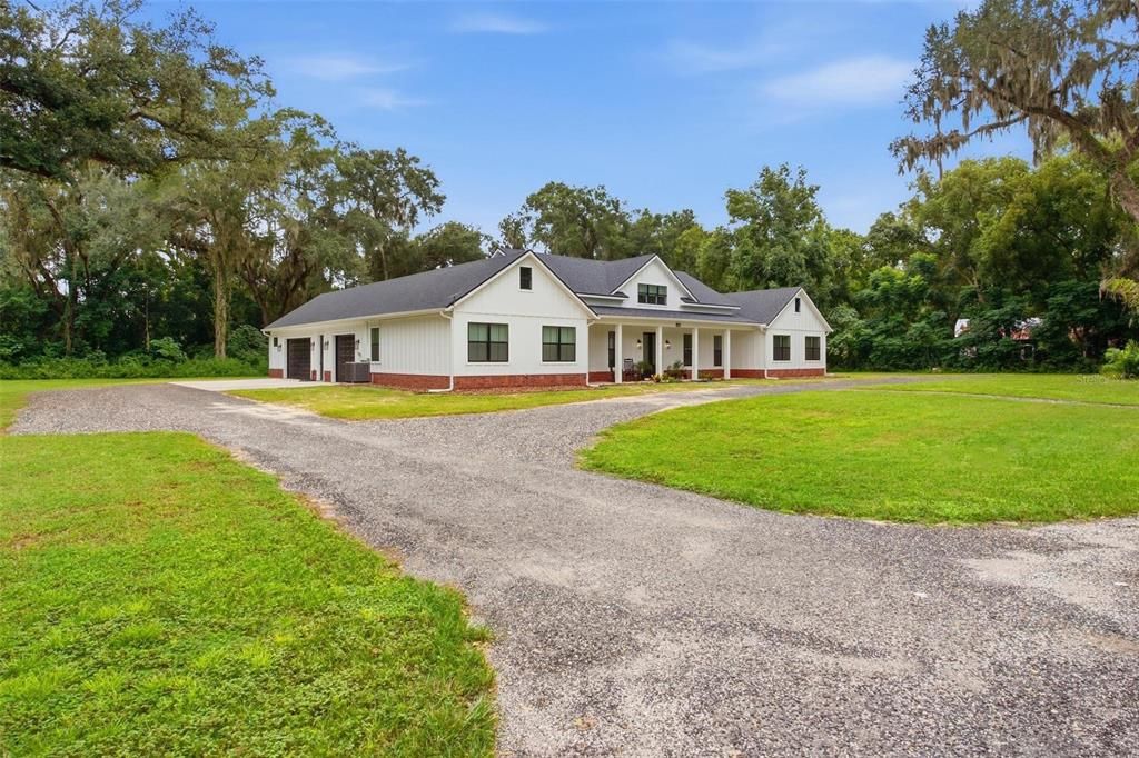 For Sale: $820,000 (5 beds, 5 baths, 3088 Square Feet)