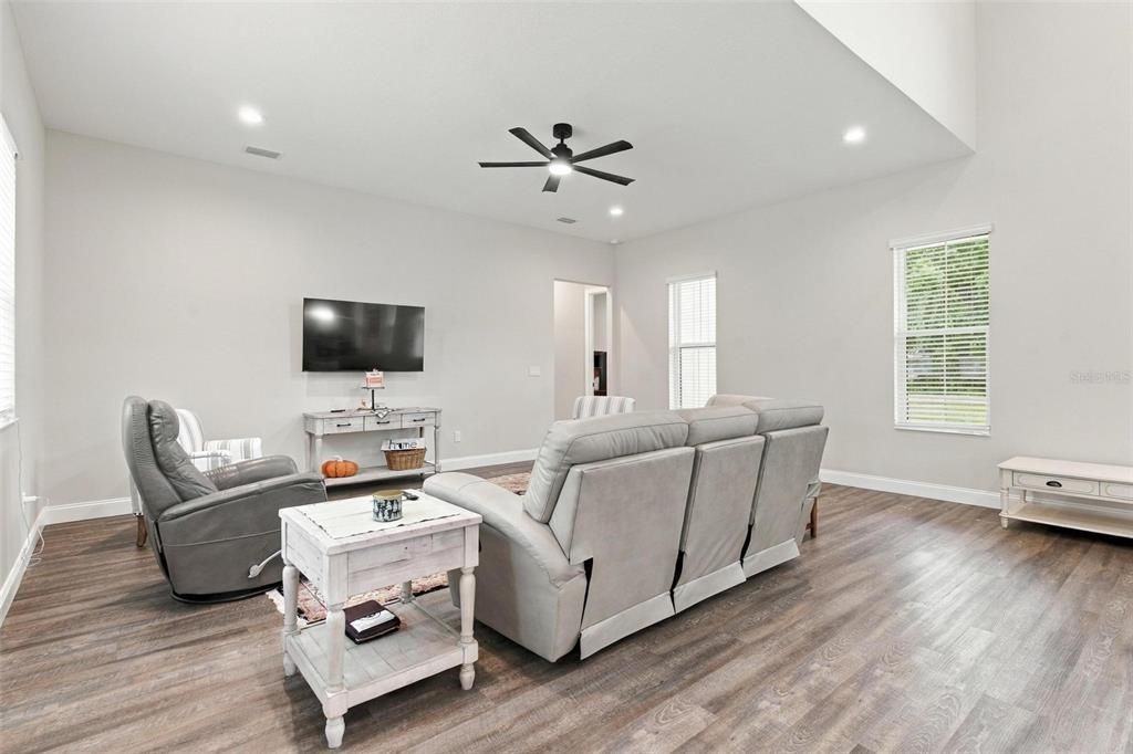 For Sale: $820,000 (5 beds, 5 baths, 3088 Square Feet)