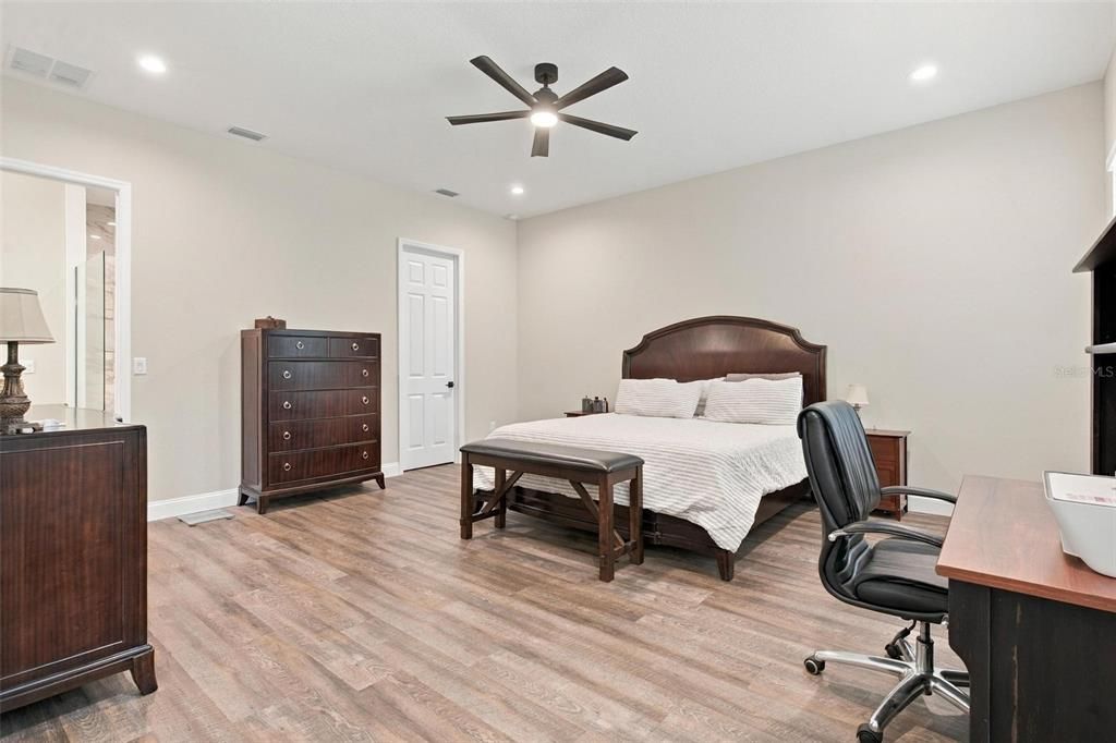 For Sale: $820,000 (5 beds, 5 baths, 3088 Square Feet)