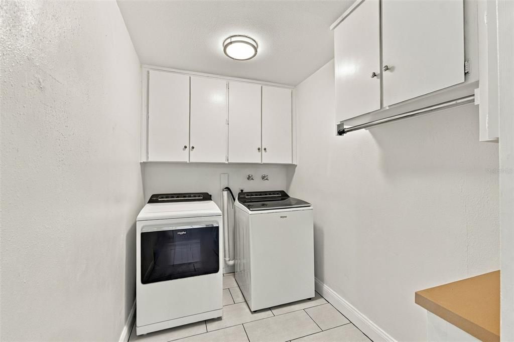 For Sale: $375,000 (2 beds, 2 baths, 1852 Square Feet)