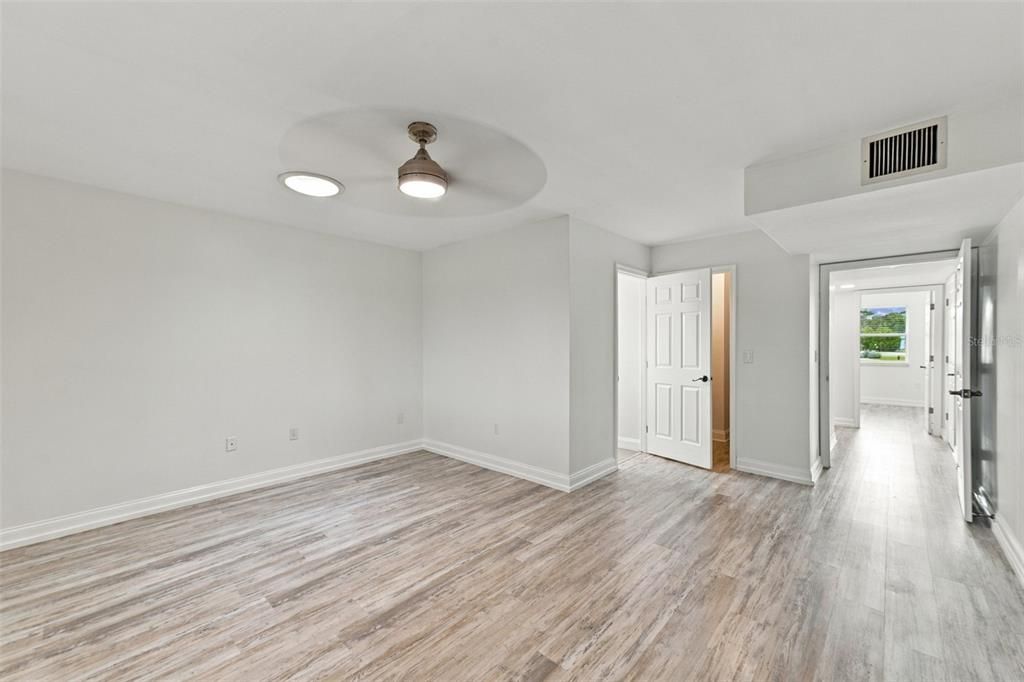 For Sale: $375,000 (2 beds, 2 baths, 1852 Square Feet)