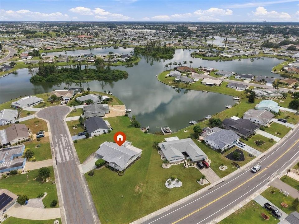 For Sale: $375,000 (2 beds, 2 baths, 1852 Square Feet)