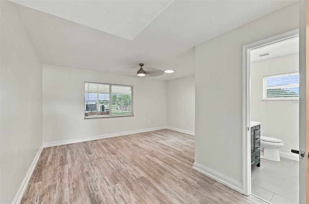 For Sale: $375,000 (2 beds, 2 baths, 1852 Square Feet)