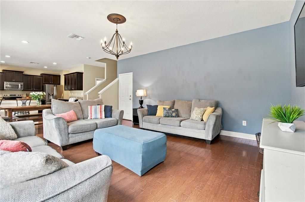 En Venta: $624,990 (4 camas, 2 baños, 2570 Pies cuadrados)