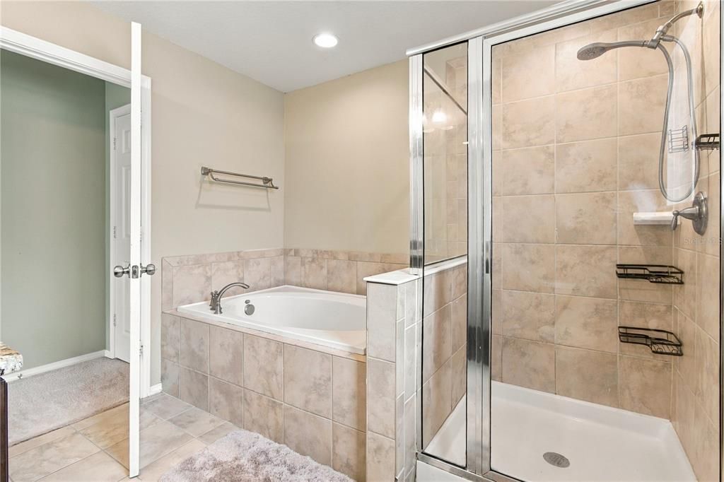 En Venta: $624,990 (4 camas, 2 baños, 2570 Pies cuadrados)