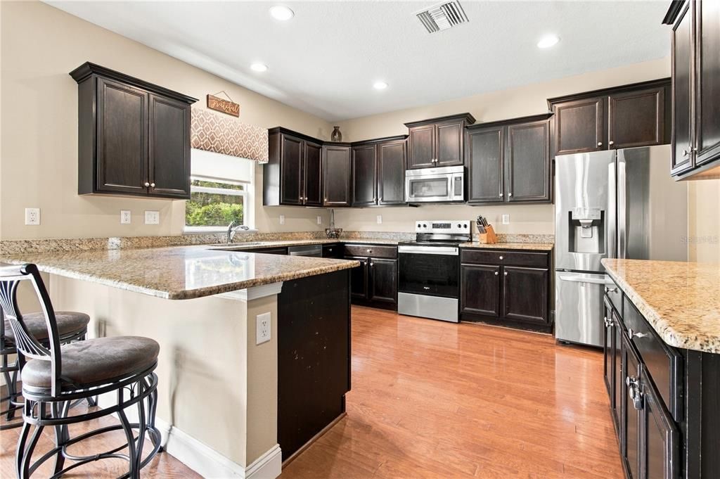 En Venta: $624,990 (4 camas, 2 baños, 2570 Pies cuadrados)