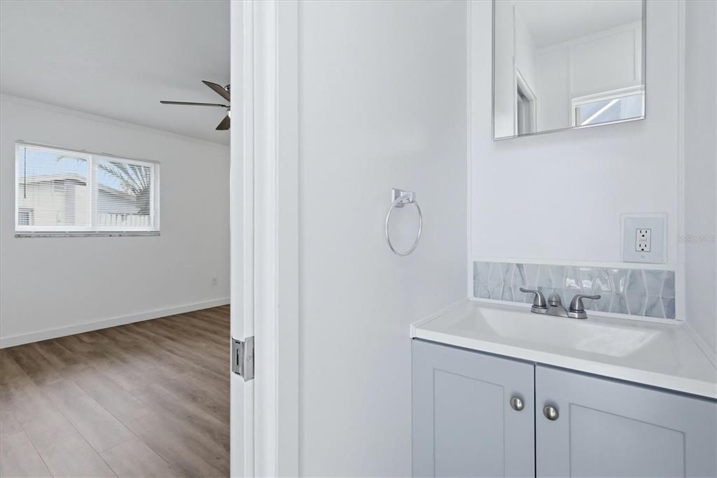 For Sale: $275,000 (2 beds, 2 baths, 1150 Square Feet)