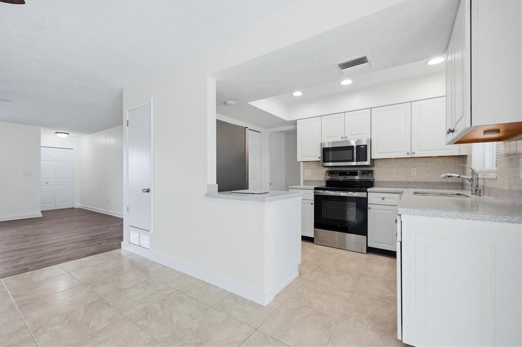 For Sale: $275,000 (2 beds, 2 baths, 1150 Square Feet)