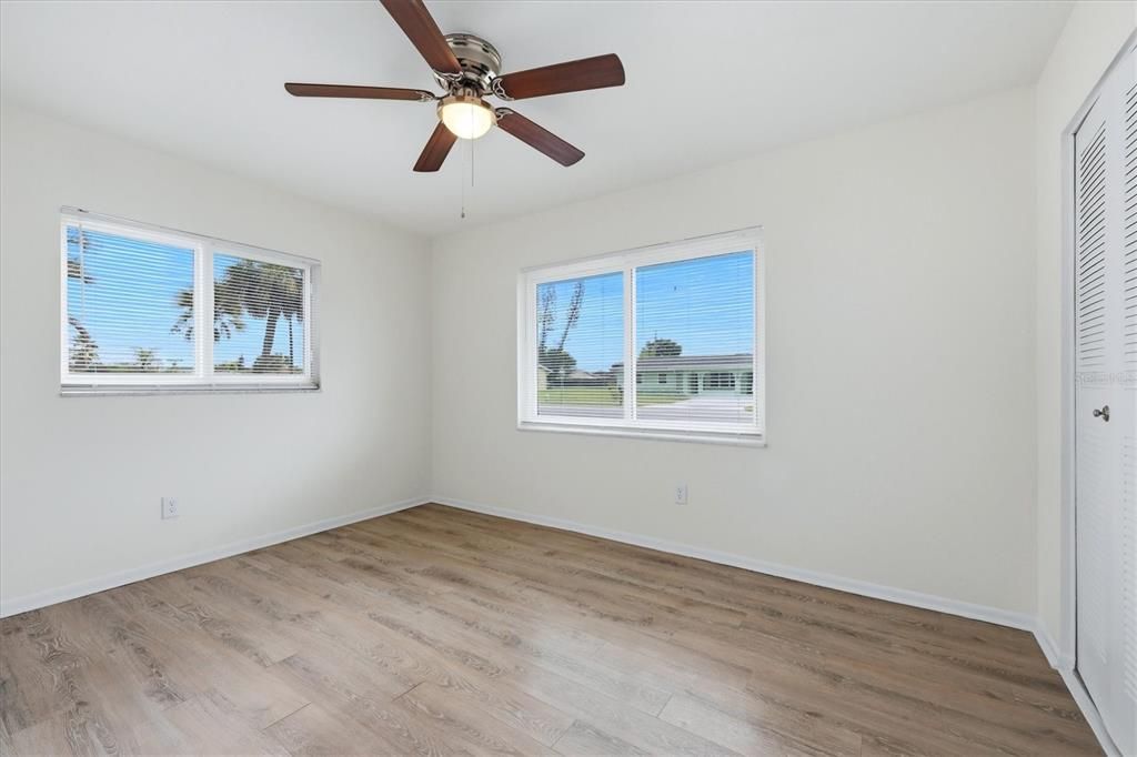 For Sale: $275,000 (2 beds, 2 baths, 1150 Square Feet)