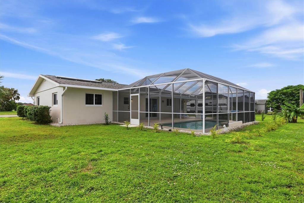 For Sale: $275,000 (2 beds, 2 baths, 1150 Square Feet)