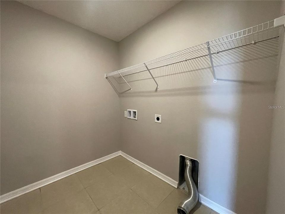 В аренду: $1,895 (3 спален, 2 ванн, 1633 Квадратных фут)