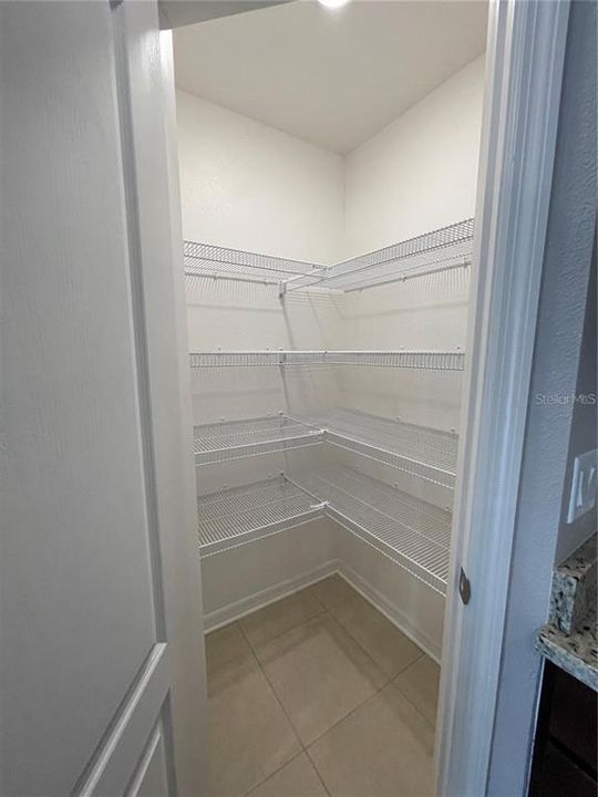 В аренду: $1,895 (3 спален, 2 ванн, 1633 Квадратных фут)