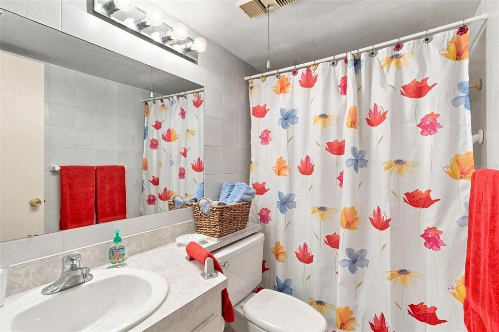 For Sale: $650,000 (2 beds, 2 baths, 1100 Square Feet)