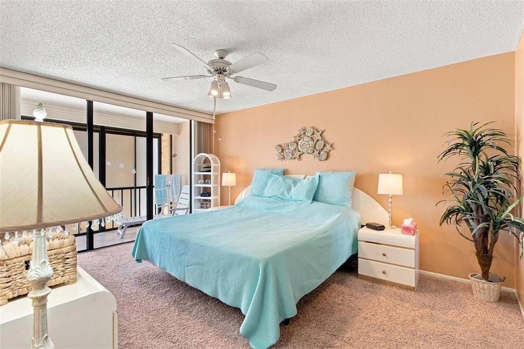 For Sale: $650,000 (2 beds, 2 baths, 1100 Square Feet)