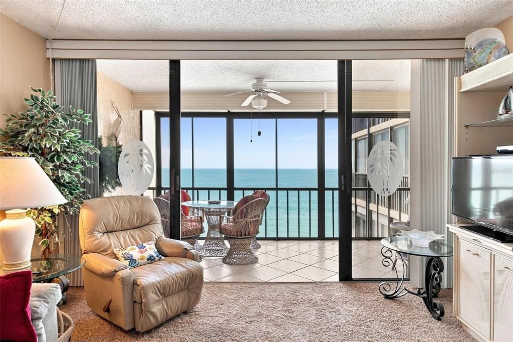 For Sale: $650,000 (2 beds, 2 baths, 1100 Square Feet)