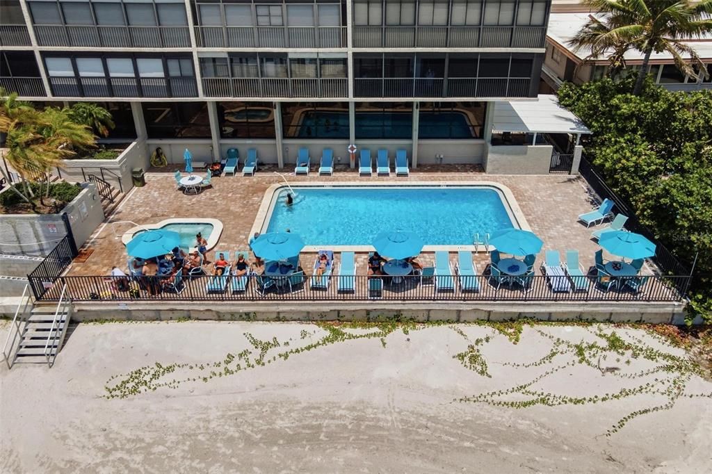 For Sale: $650,000 (2 beds, 2 baths, 1100 Square Feet)