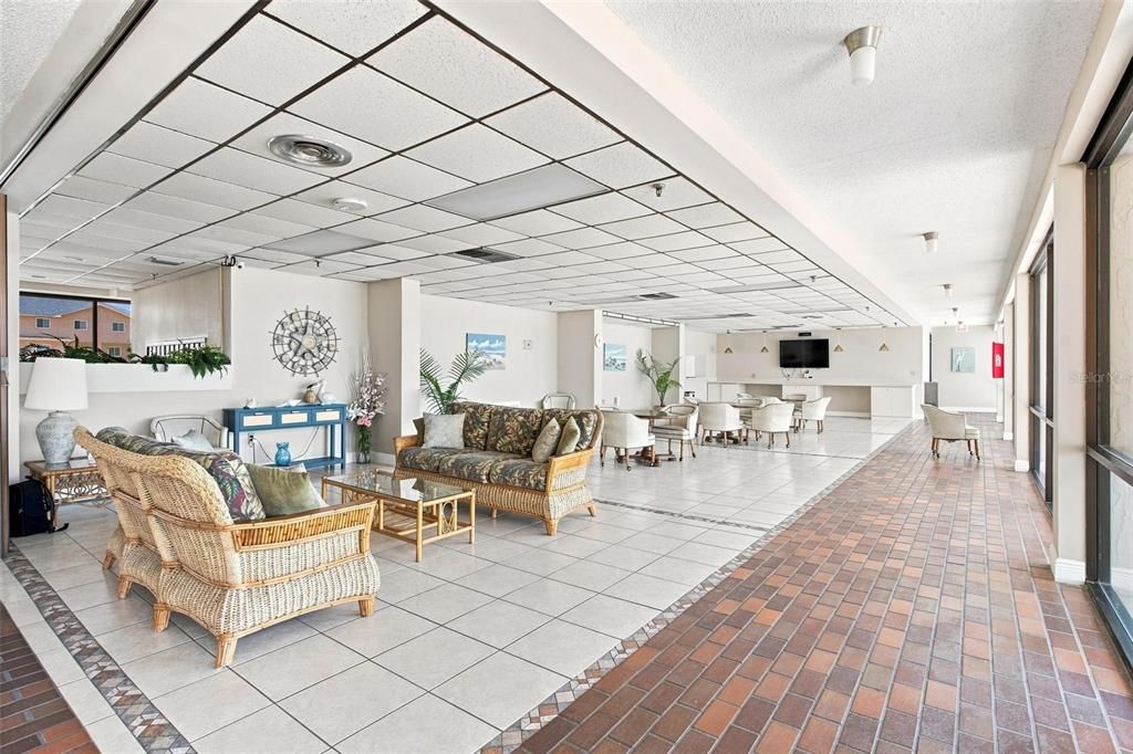 For Sale: $650,000 (2 beds, 2 baths, 1100 Square Feet)