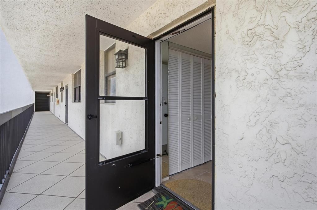 For Sale: $650,000 (2 beds, 2 baths, 1100 Square Feet)