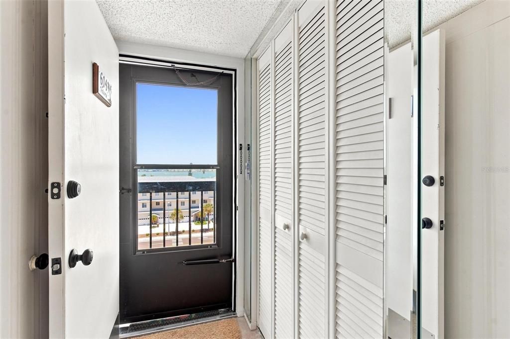 For Sale: $650,000 (2 beds, 2 baths, 1100 Square Feet)