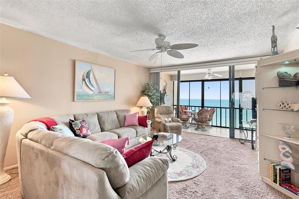 For Sale: $650,000 (2 beds, 2 baths, 1100 Square Feet)