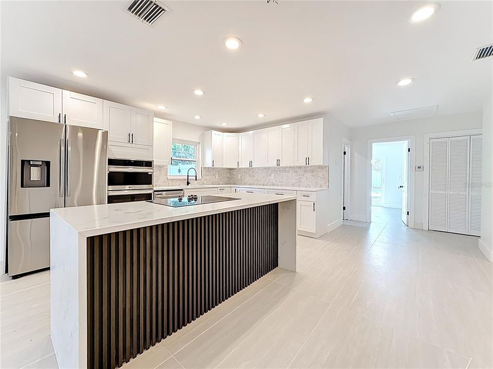 For Rent: $3,900 (4 beds, 2 baths, 1732 Square Feet)