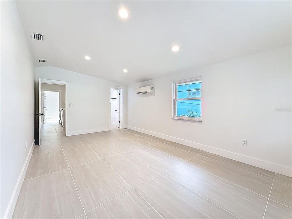 For Rent: $3,900 (4 beds, 2 baths, 1732 Square Feet)