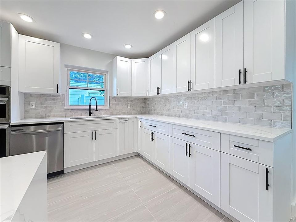 For Rent: $3,900 (4 beds, 2 baths, 1732 Square Feet)