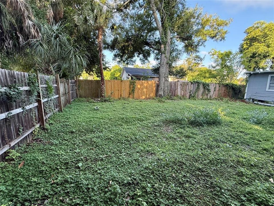 For Sale: $215,000 (3 beds, 1 baths, 914 Square Feet)