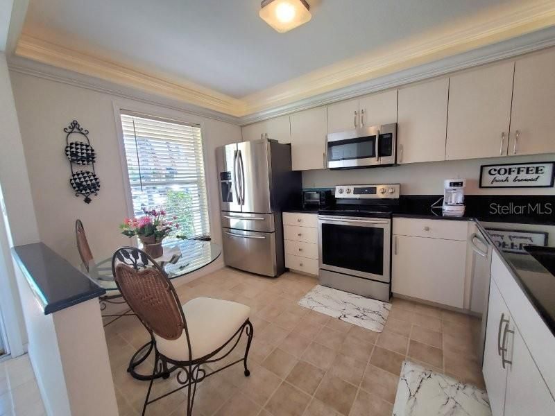 For Rent: $3,800 (2 beds, 2 baths, 1110 Square Feet)