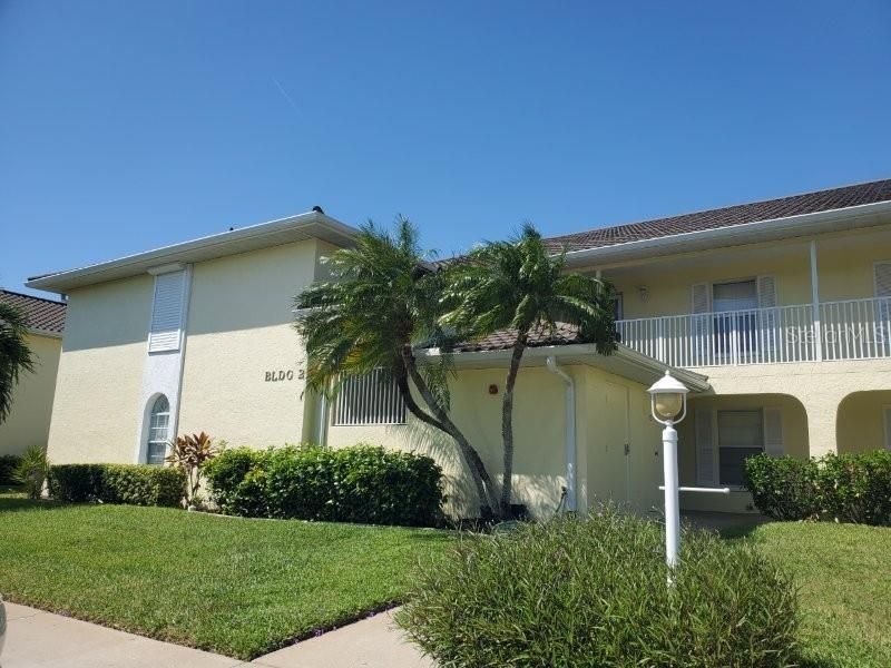 For Rent: $3,800 (2 beds, 2 baths, 1110 Square Feet)