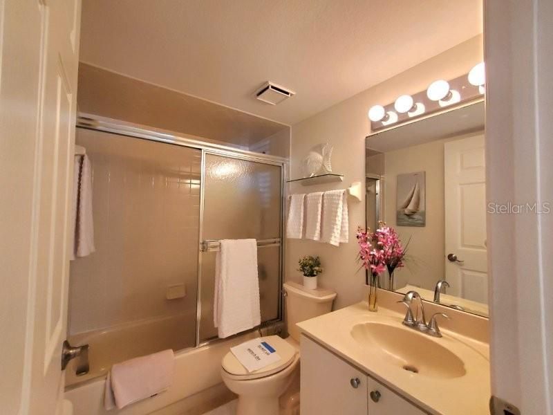 For Rent: $3,800 (2 beds, 2 baths, 1110 Square Feet)