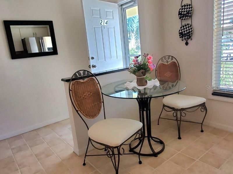 For Rent: $3,800 (2 beds, 2 baths, 1110 Square Feet)