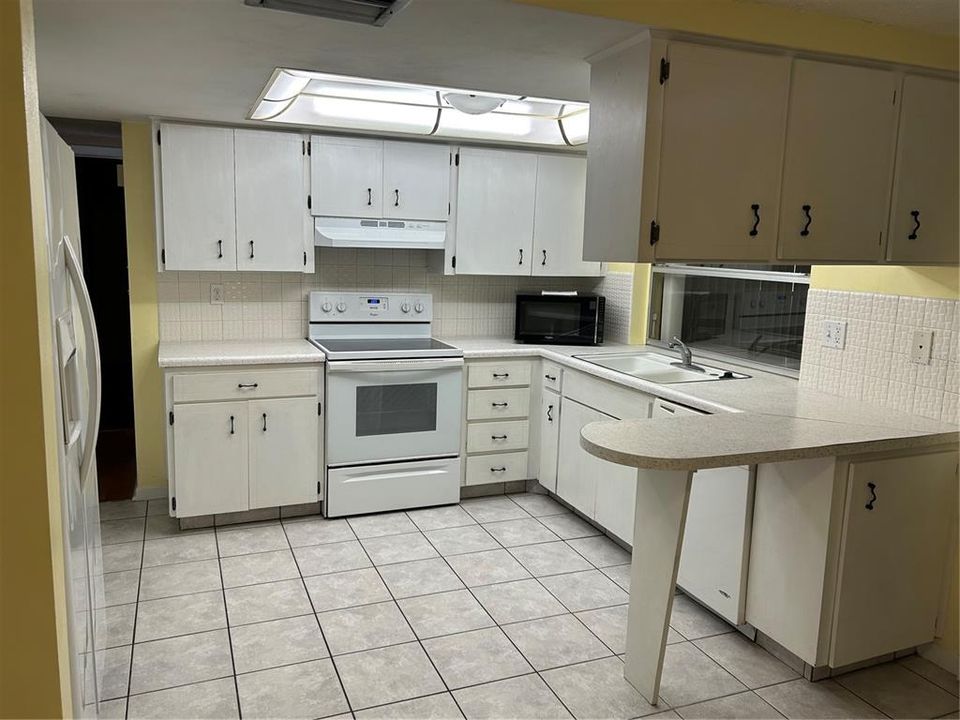 For Rent: $1,700 (3 beds, 2 baths, 1307 Square Feet)