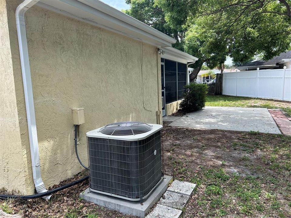For Rent: $1,700 (3 beds, 2 baths, 1307 Square Feet)