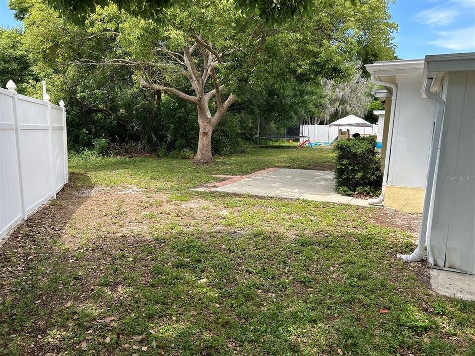 For Rent: $1,700 (3 beds, 2 baths, 1307 Square Feet)