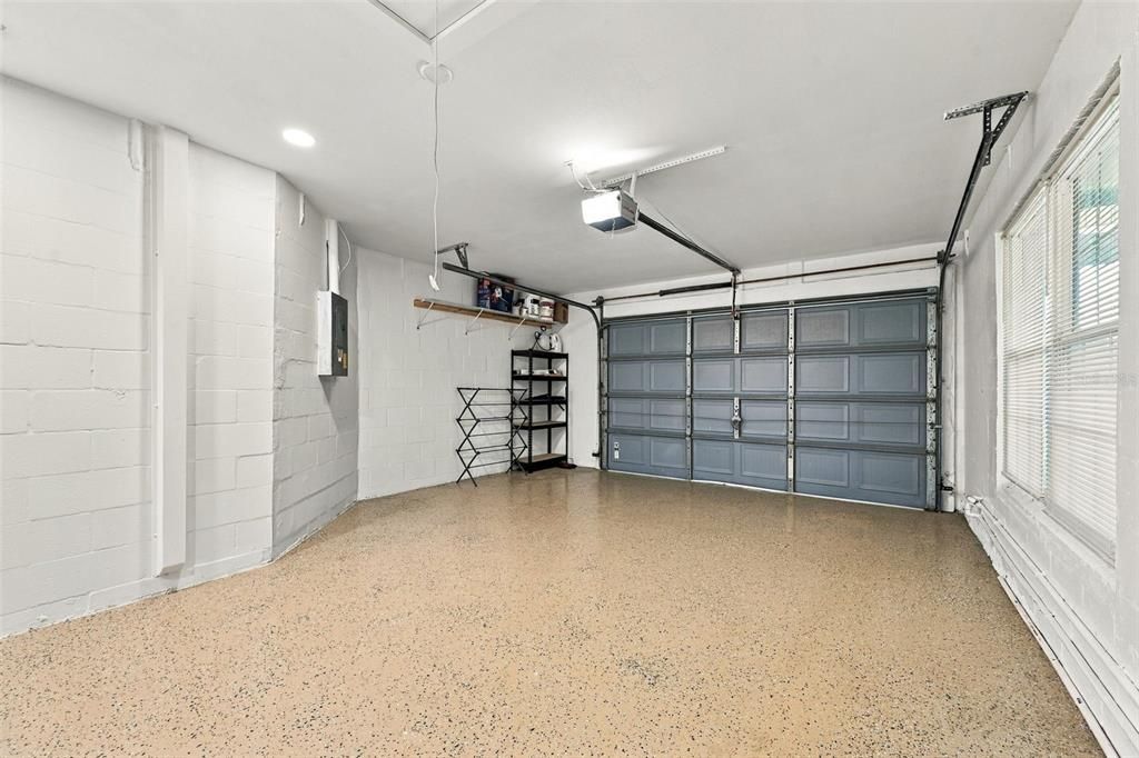 For Sale: $365,000 (2 beds, 2 baths, 1220 Square Feet)