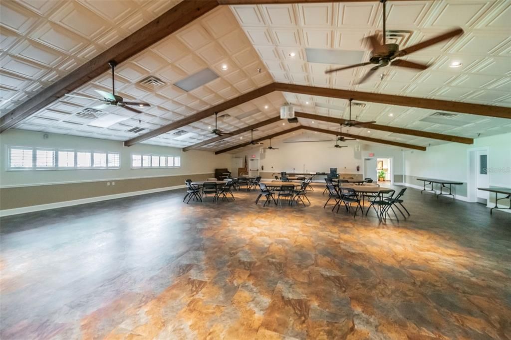 For Sale: $365,000 (2 beds, 2 baths, 1220 Square Feet)
