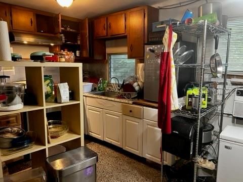 На продажу: $189,900 (3 спален, 1 ванн, 883 Квадратных фут)