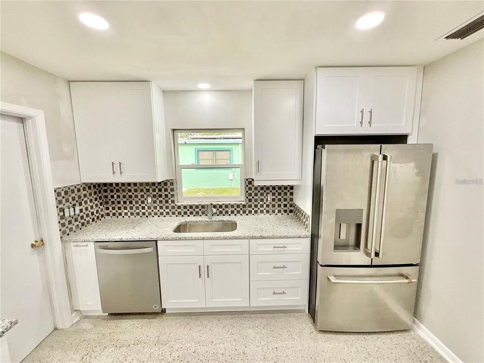 For Rent: $2,500 (4 beds, 2 baths, 1500 Square Feet)