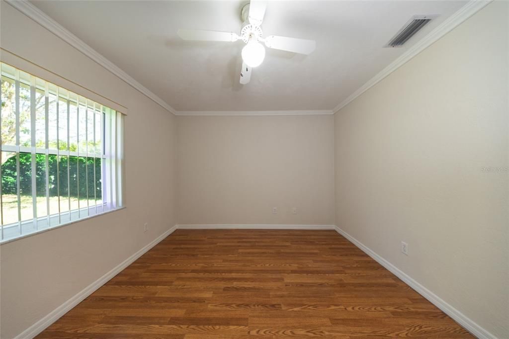 For Sale: $300,000 (3 beds, 2 baths, 1521 Square Feet)