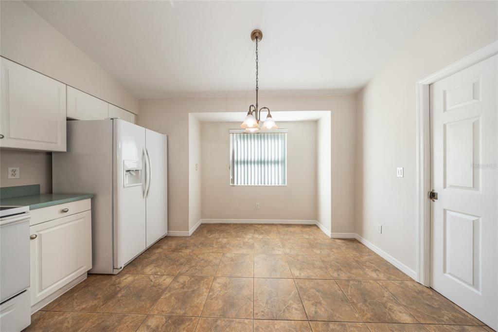 For Sale: $300,000 (3 beds, 2 baths, 1521 Square Feet)