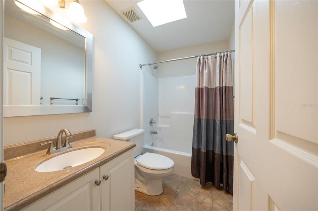 For Sale: $300,000 (3 beds, 2 baths, 1521 Square Feet)